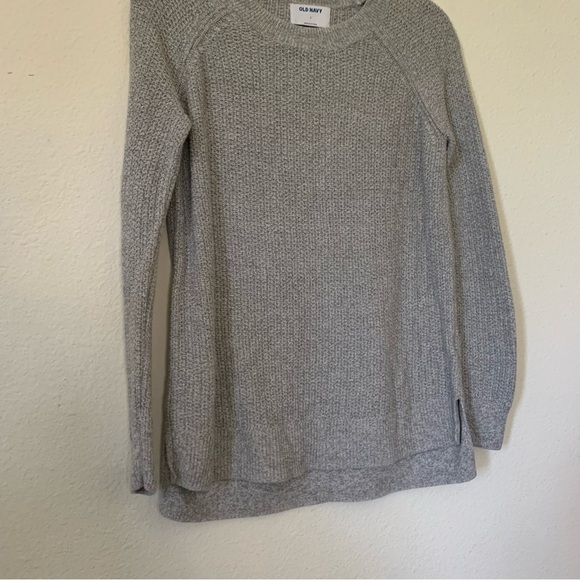 Old Navy Light Grey Knit Sweater Size Small Hole - Picture 4 of 9